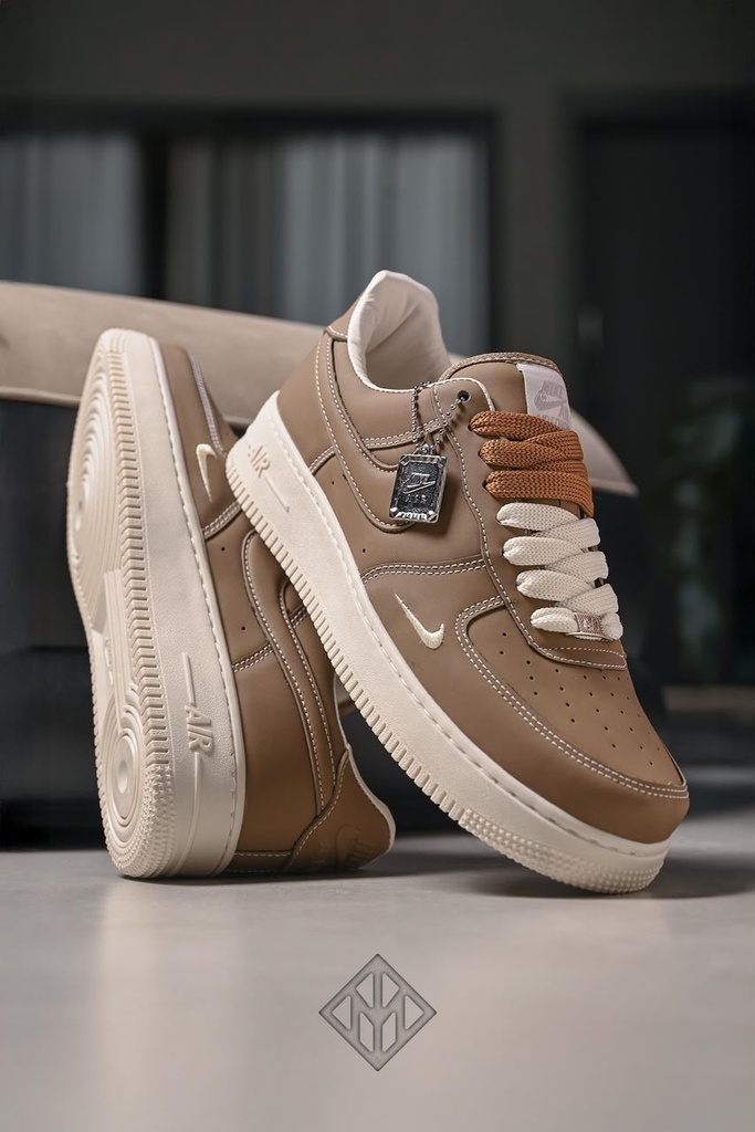 TENIS NIKE AIR FORCE DUMOND - MARROM